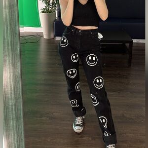 Vintage wrangler hand painted smiley face mom jeans